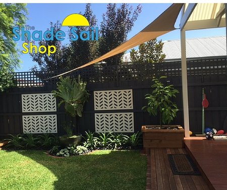 Thanks Melanie for sending in your pictures. Giving shade to her outdoor area is a 3x4x5m sand right angle triangle shade sail\\n\\n16/02/2016 2:51 PM